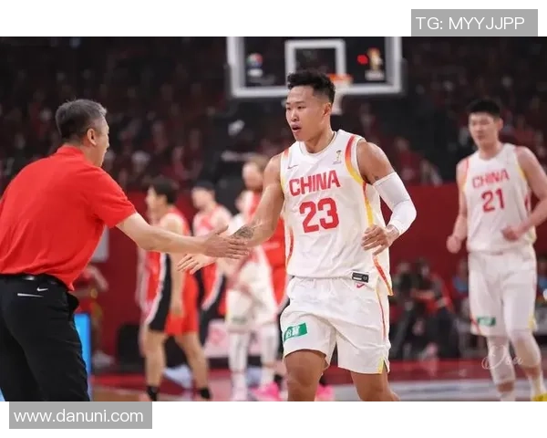 贺希宁:从青年才俊到篮球明星的成长之路与奋斗故事