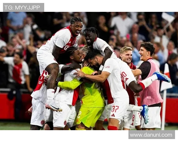 阿甲克斯与利物浦激战正酣谁能在欧冠赛场笑到最后