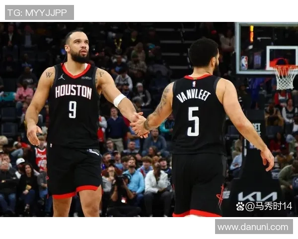 黑白直播快船对火箭精彩对决全程回放与实时分析尽在这里