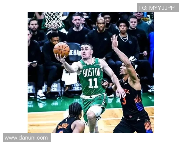 猛龙与凯尔特人激战回顾精彩瞬间与赛季展望分析